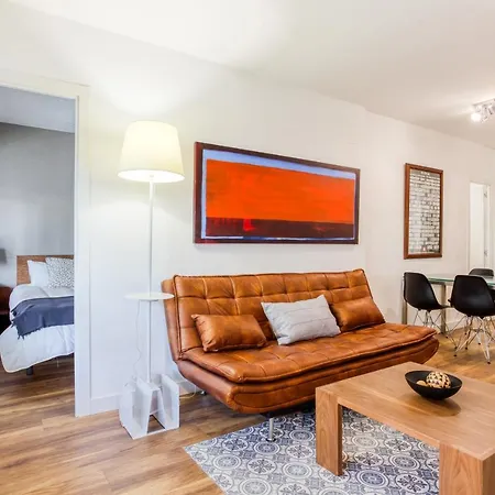 Nice And Cozy 4 Bedroom In Sants-montjuic Bcn * Барселона