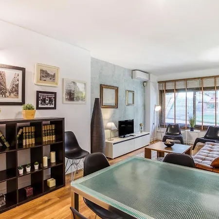 Nice And Cozy 4 Bedroom In Sants-montjuic Bcn Барселона