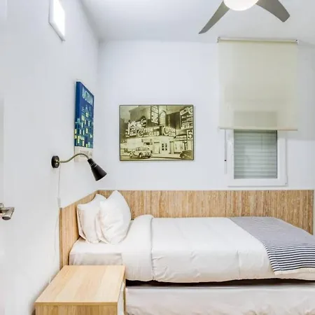 Nice And Cozy 4 Bedroom In Sants-montjuic Bcn Apartment Barcelona