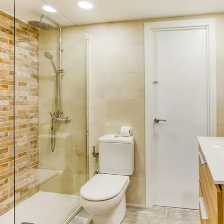 Nice And Cozy 4 Bedroom In Sants-montjuic Bcn * Barcelona