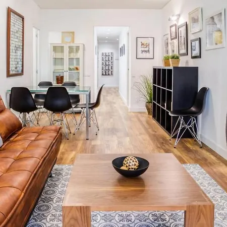 Nice And Cozy 4 Bedroom In Sants-montjuic Bcn